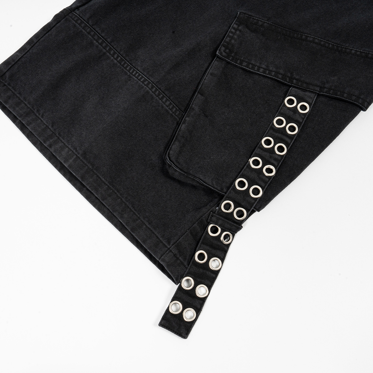 Loose Fit Cotton Denim Cargo Shorts 18